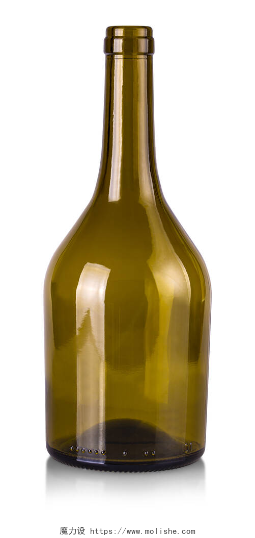 白色背景上的玻璃瓶空酒瓶被白色的背景隔开了